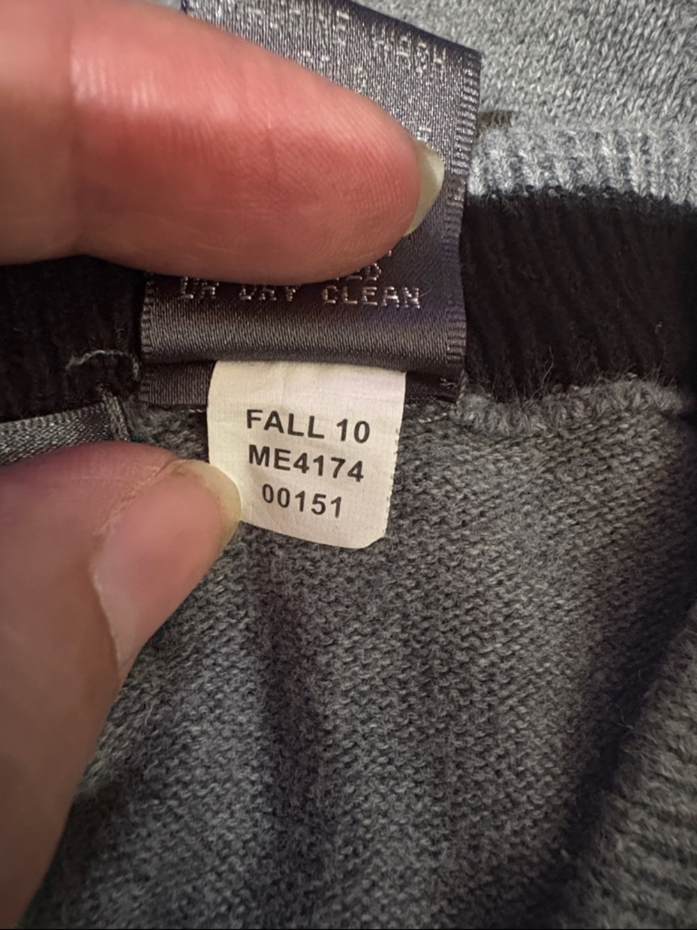 Oscar de la Renta gray vest with diamond pattern sz L - Picture 6 of 6